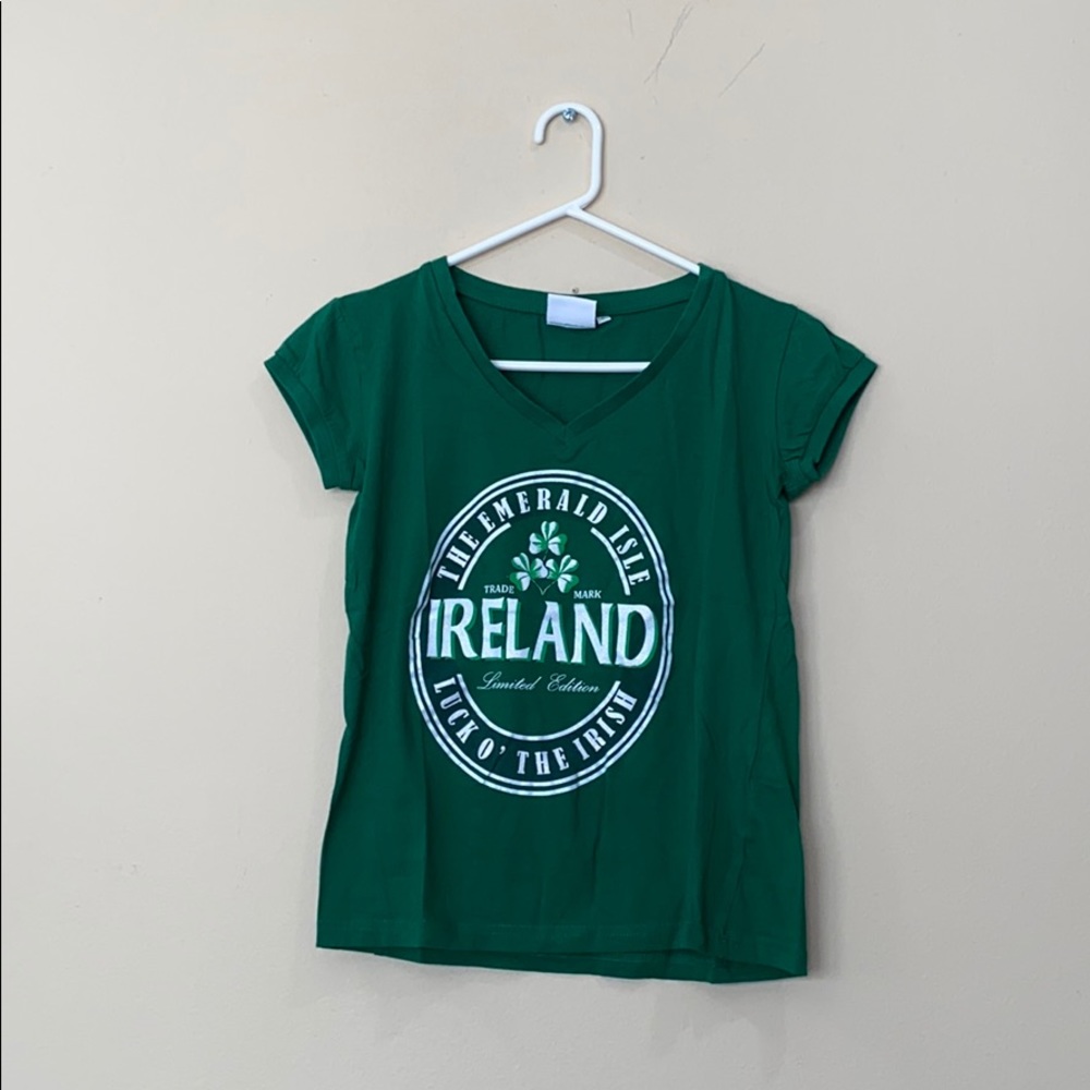 Simple T shirt! 🍀